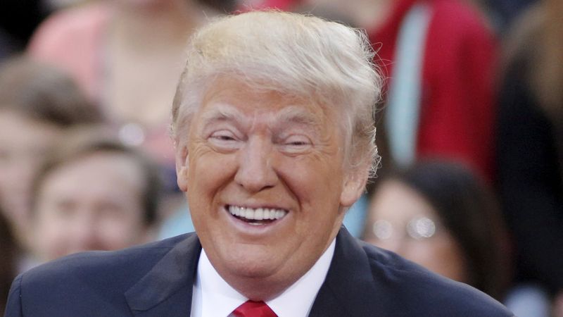 Donald Trump'tan Macron'a  evlilik tavsiyesi