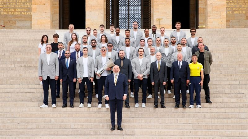 Fenerbahçe kafilesi, Anıtkabir'i ziyaret etti