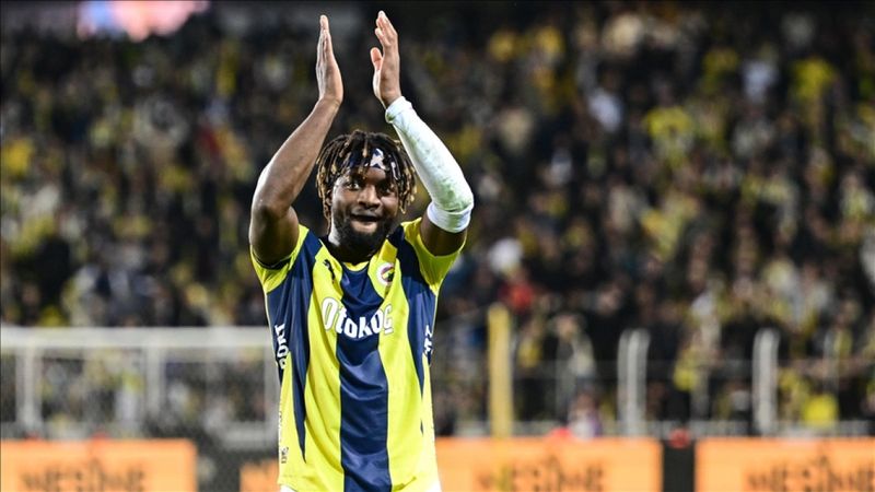 Allan Saint-Maximin Fenerbahçe'ye veda etti