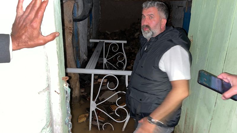 Kırşehir'de sel: 3 ev tahliye edildi