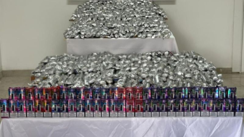 Antalya'da yol yardım çekicisinden 5 bin kaçak elektronik sigara çıktı