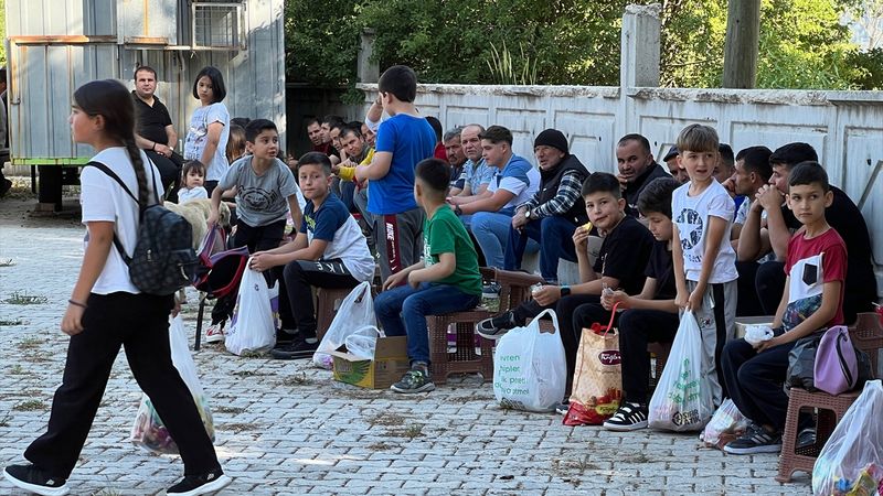 Antalya'nın Kaş ilçesinde asırlık 'şeker dağıtma' geleneği