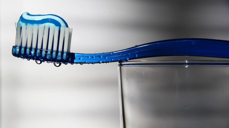 İsveç'te çocuklarının diş bakımını ihmal eden ebeveynlere hapis cezası verildi