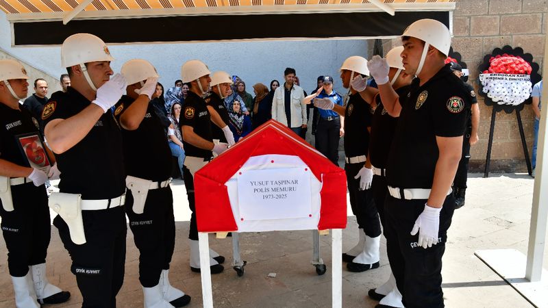 Kayseri'de kurban keserken kalp krizi geçiren polis memuru yaşamını yitirdi