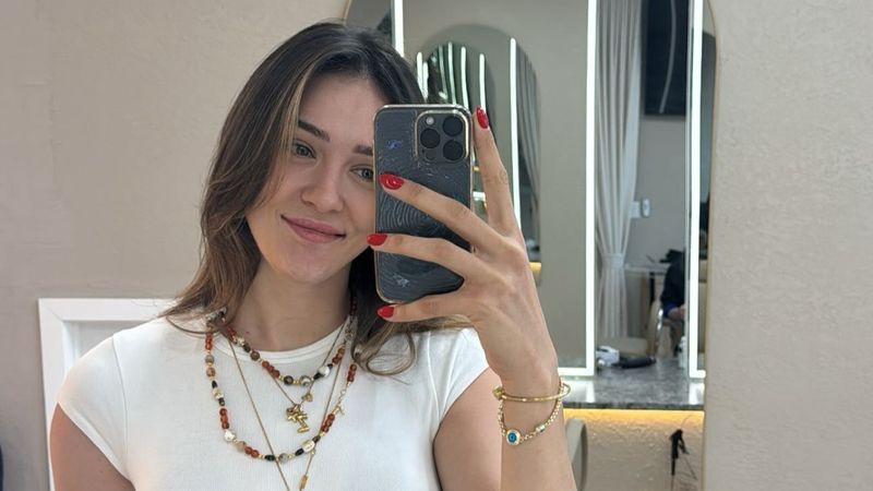 Güzel voleybolcu Zehra Güneş tatilde! Dantel elbisesiyle verdiği pozlar çok beğenildi