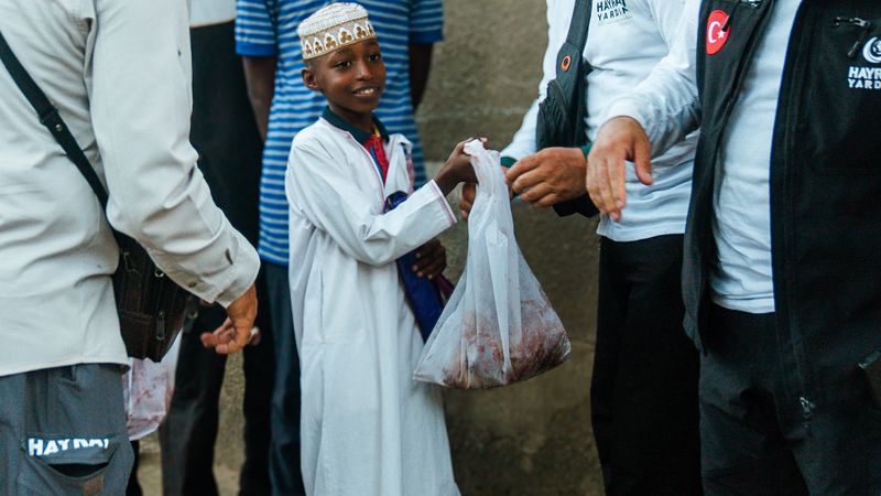 Hayrat Yardım Kurbanda 3 Milyondan Fazla İhtiyaç Sahibine Ulaştı