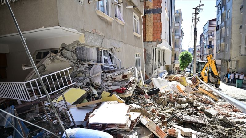 Yeni yapılan bir bina 15 yıl içerisinde yıkılırsa denetçisine yaptırım uygulanacak