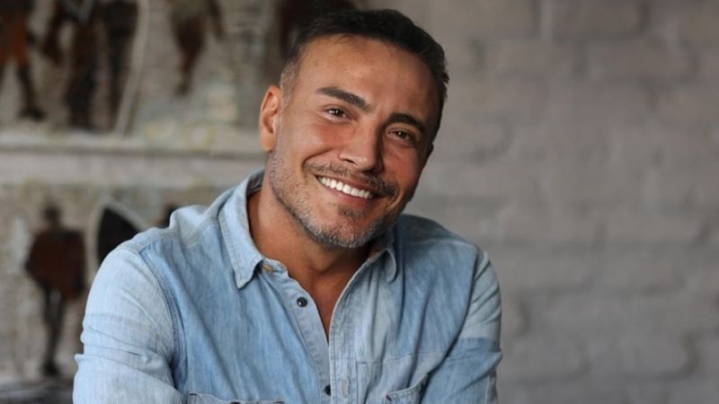 Yüzünü gerdirmişti! Şarkıcı Cenk Eren'in son hali gündem oldu