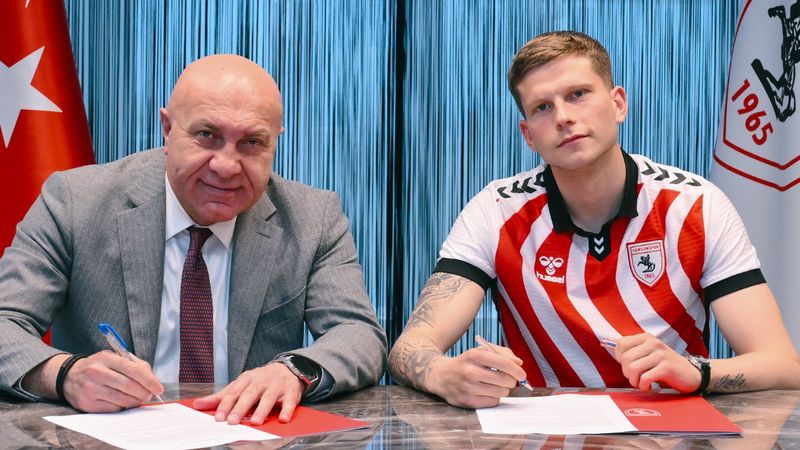 Samsunspor, Logi Tomasson'a imzayı attırdı