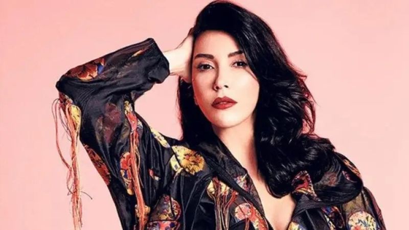 17 yaşında doğurdu! Hande Yener'in DJ oğluna bakın...
