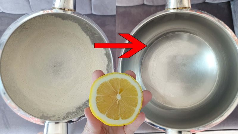 Çayın tadı kaçmasın! Çaydanlıktaki kireci anında söken 6 doğal yöntem