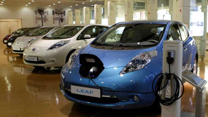 Nissan, yenilenen elektrikli Leaf modelini tanıttı