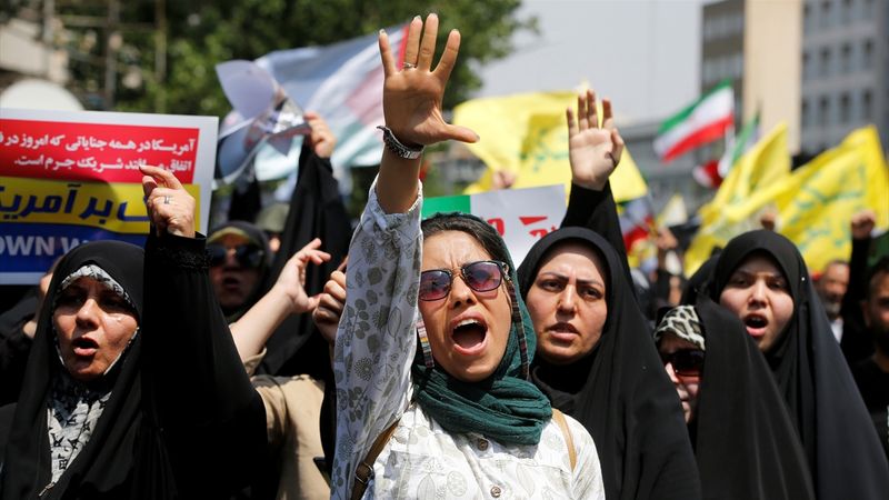 İsrail saldırılarının İran muhalefetine etkisi: Savaş muhalifleri susturuyor