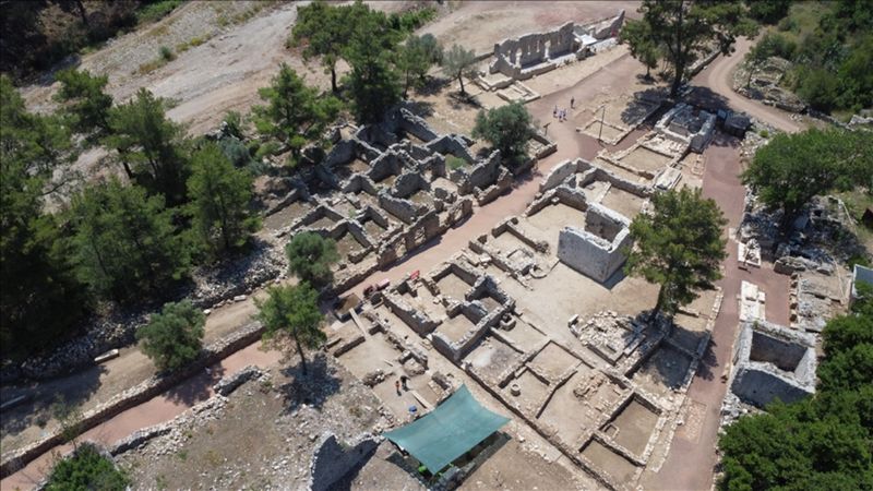 Olympos Antik Kenti'nde tarihe ışık tutan yeni mozaikler bulundu