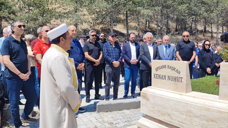 Kenan Nuhut, kabri başında anıldı