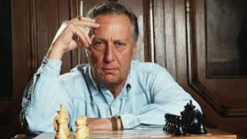 Modern gerilimin kurucusu, Frederick Forsyth’ın zamanı aşan klasik kitabı: Çakal