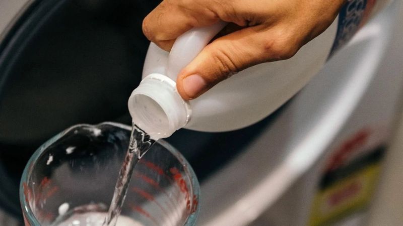 Meşhur marka güvensiz çıktı: Onlarca çamaşır suyu piyasadan kaldırılıyor