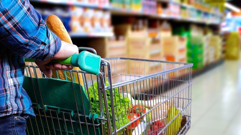 Market zincirinden şaşırtan karar: 60’tan fazla şube kepenk indiriyor