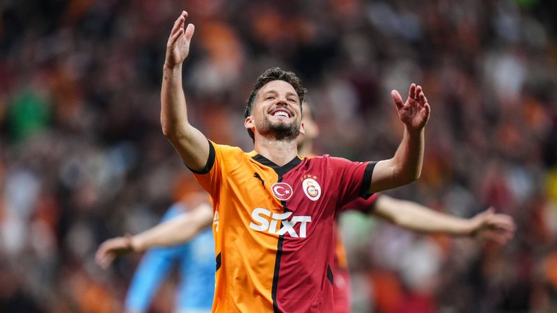 Dries Mertens futbolu bırakma kararı aldı