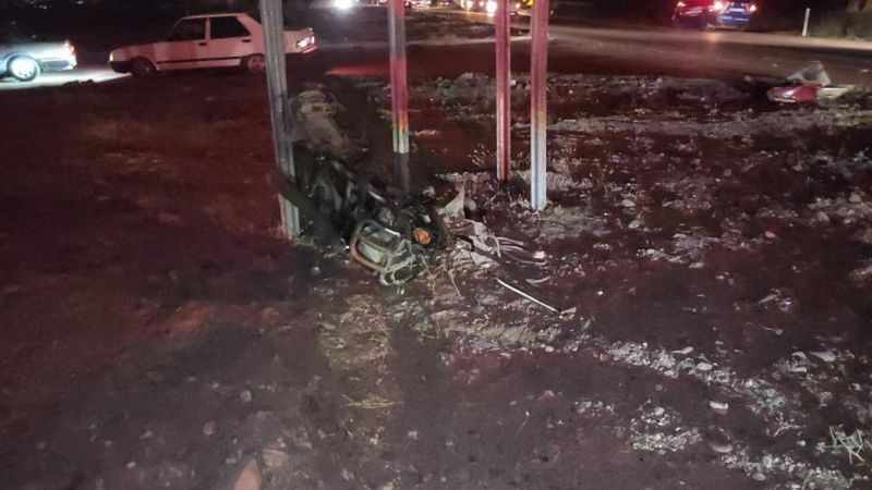 Hatay'da hafif ticari araçla çarpışan motosikletin sürücüsü öldü