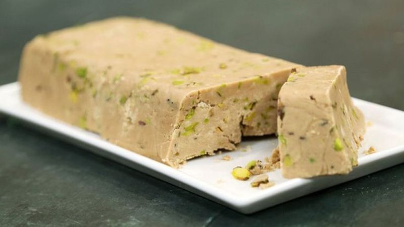 Tahin helvası buzdolabında bozulur mu? Helva nasıl saklanır?