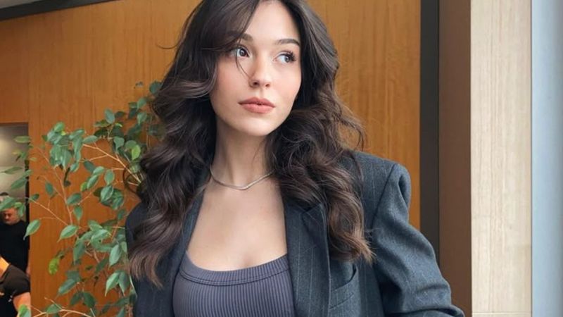 Meltem Akçöl'ün iddialı pozlarına yorum yağdı! 