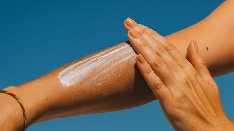 'Güneş yanıkları yıllar sonra kanser yapabiliyor' uyarısı