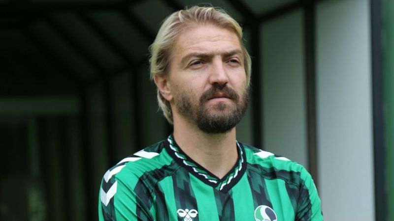 Caner Erkin Sakaryaspor ile anlaştı