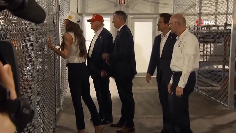 Trump'ın gözaltı tesisi: Timsahlarla çevrili! İşte Alcatraz'dan görüntüler...