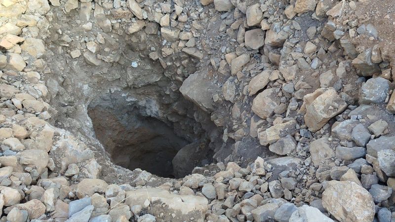 Isparta'da 4 kişi, kaçak kazı yaparken yakalandı