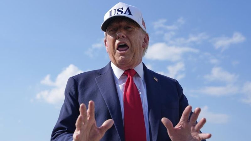 Donald Trump'tan ilginç hamle: Beyaz Saray'ın bahçesinde dövüş maçı düzenleyecek