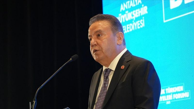 Muhittin Böcek rüşvet soruşturması kapsamında tutuklandı