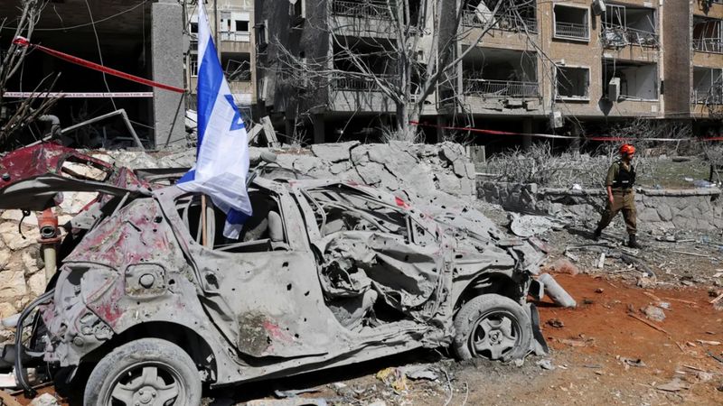 İran'ın füzelerinin İsrail'deki 5 askeri tesisi doğrudan vurduğu ortaya çıktı