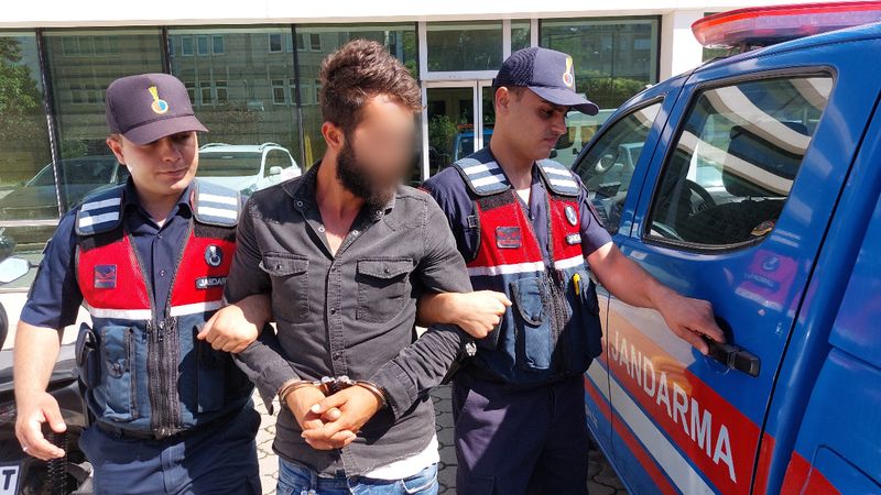 Samsun'da husumetlisini vurmak isterken yanındaki 2 kişiyi yaraladı