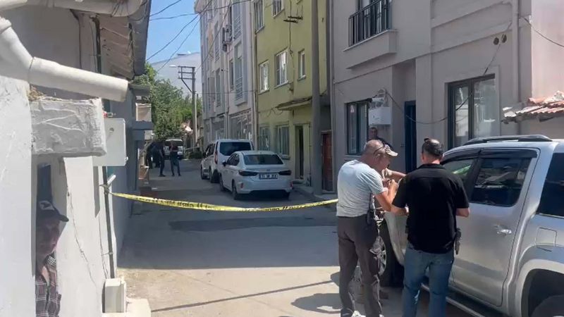 Balıkesir'de polis memurunu bıçaklayan şahıs vurularak yakalandı