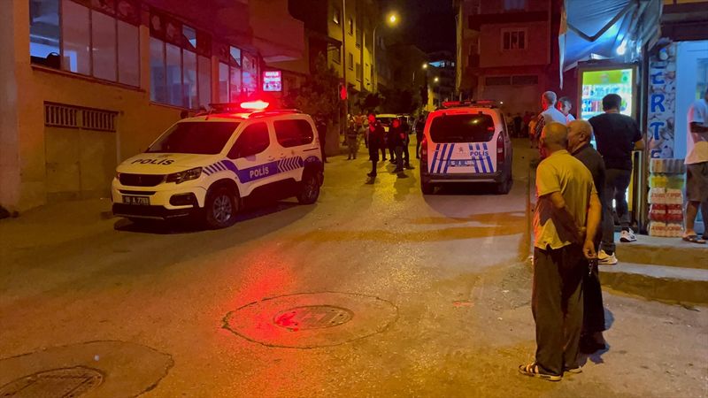 Bursa'da firari hükümlünün yakınları polis memurunu yaraladı