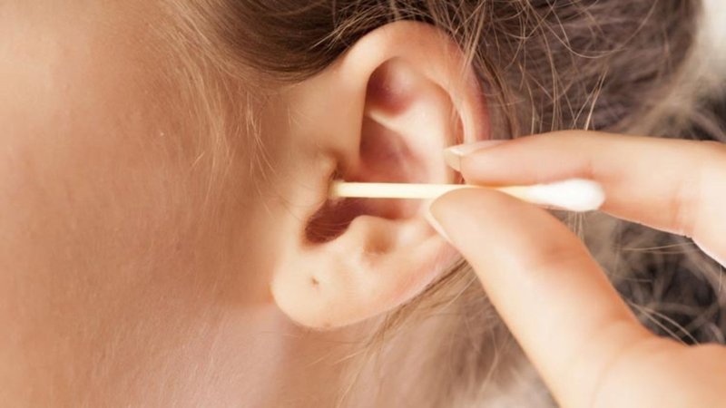 Kulağınızı temizlerken sağlığınızdan olmayın! Kulak çubuğu kullanmak zararlı mı?