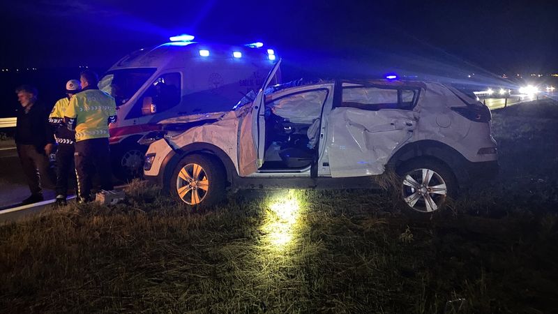 Kars'ta refüje çarparak devrilen cipteki 1 kişi öldü