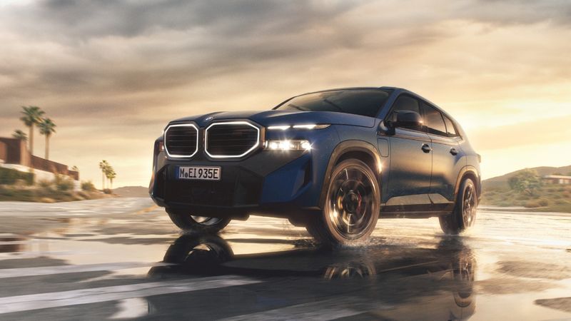 BMW, Çin'deki zayıflamaya rağmen satışlarını ikinci çeyrekte artırdı