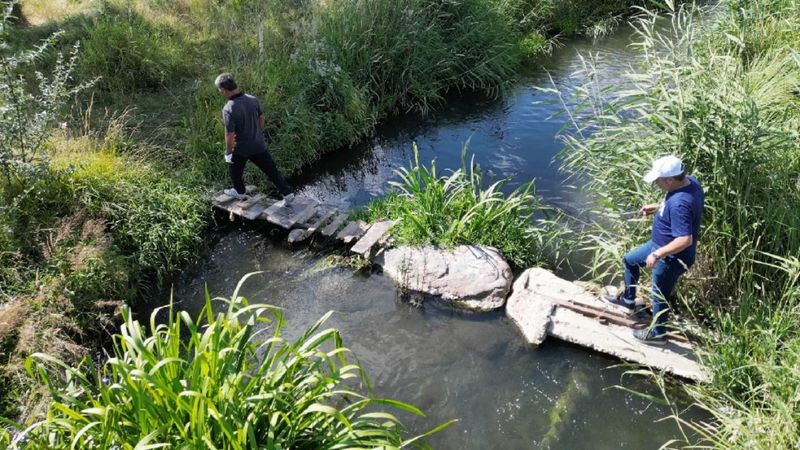 Van Gölü çekildi: İki mahalle arası mesafe karadan 1 kilometreye düştü