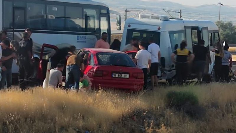 Ankara’da otomobil, minibüse arkadan çarptı: 1 ölü