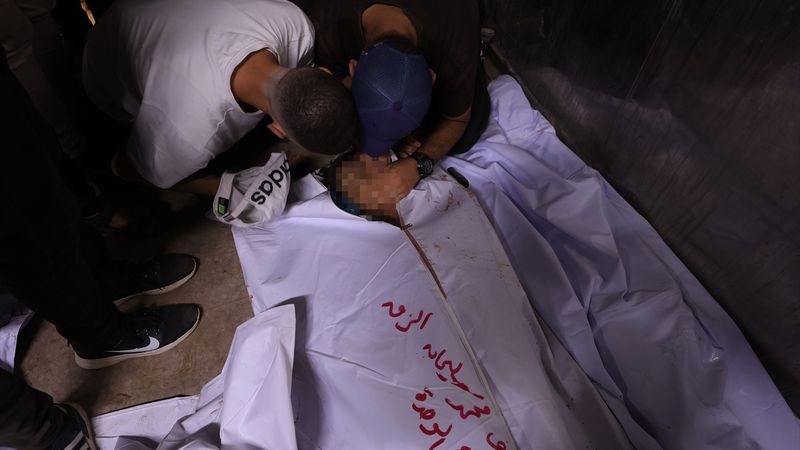 İsrail'in Gazzelilere yönelik zulmü dur durak bilmiyor