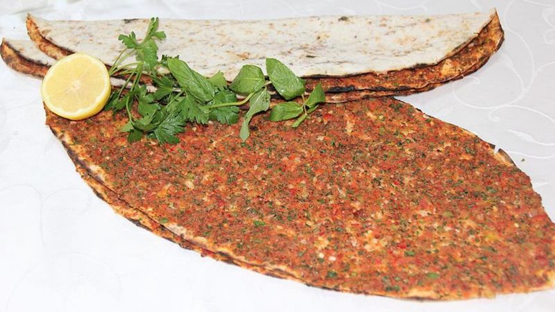Sağlığı tehlikeye atacak ürünler ifşa oldu: Lahmacun ve pidede sakatat ve tek tırnaklı et