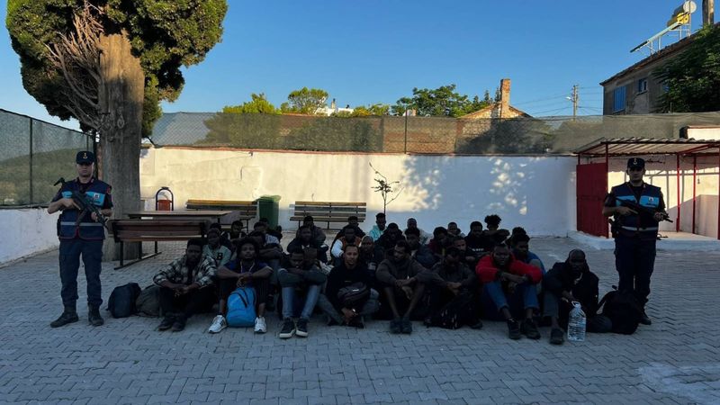 Aydın'da düzensiz göç ile mücadele: Araç içinde 31 kişi yakalandı