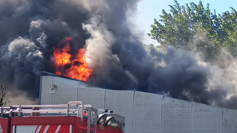 Pendik'te atık su arıtma tesisinde yangın paniği