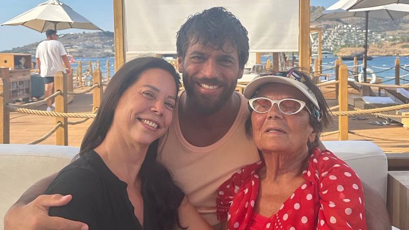 Can Yaman sevgilisi Sara Bluma ile yeni pozlar verdi! Fotoğraflara yorum yağdı