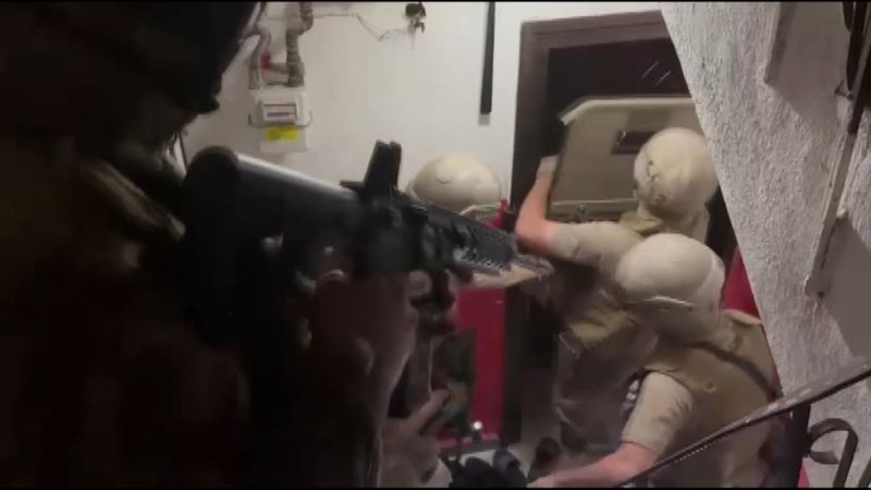 İstanbul'da haraç için iş yerlerini kurşunlayan suç örgütüne operasyon: 13 tutuklama