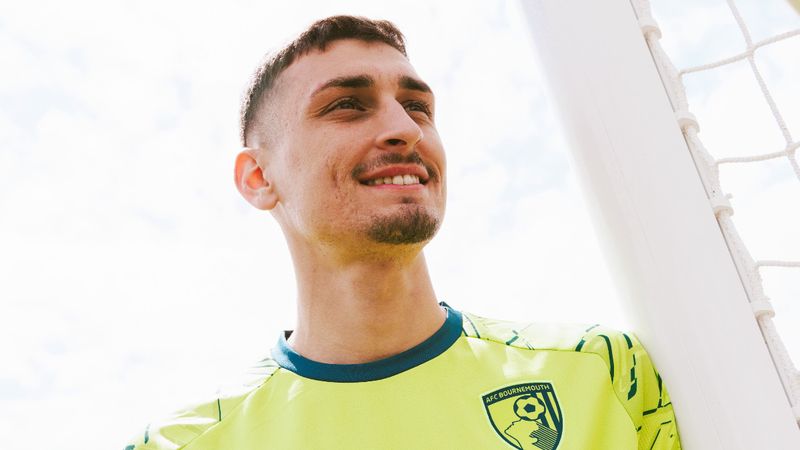 Galatasaray peşindeydi! Djordje Petrovic, Bournemouth'a imza attı