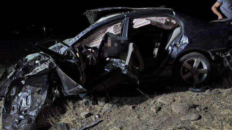 Elazığ'da otomobil şarampole devrildi: 2 kişi öldü