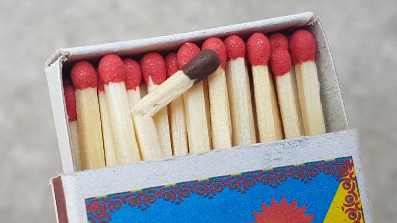 WC'ye bir kutu kibrit koyun, bakın ne işe yarıyor...